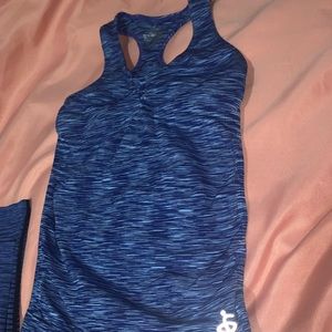 Top Amazing Sports/ Leggings Yelete perfect match